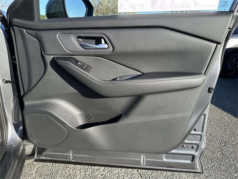 New 2026 Nissan Rogue SV image 8