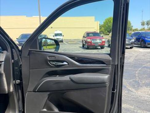 Used 2023 Cadillac Escalade ESV Sport image 12