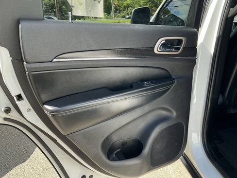 Used 2017 Jeep Grand Cherokee Limited AWD/4WD image 20