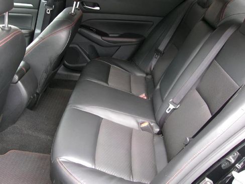 Used 2025 Nissan Altima 2.5 SR FWD image 10