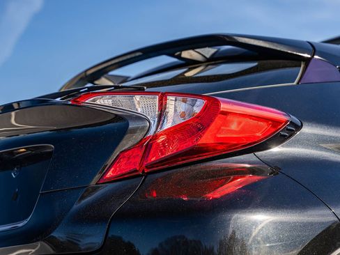 Used 2021 Toyota C-HR XLE image 14