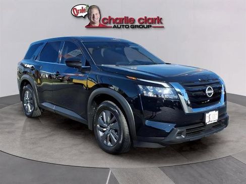 Certified 2025 Nissan Pathfinder S image 7