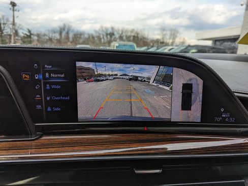 Used 2022 Cadillac Escalade Premium Luxury RWD image 20