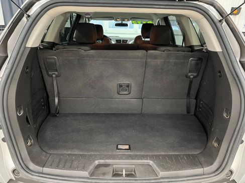 Used 2011 Chevrolet Traverse LT AWD/4WD image 13