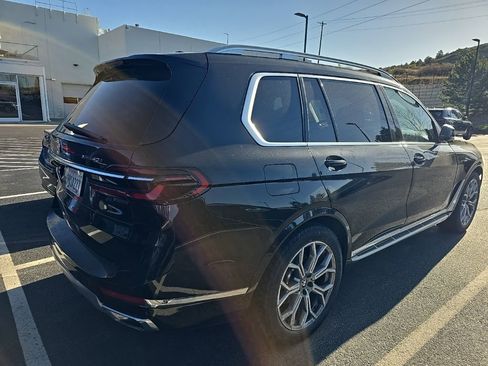Used 2025 BMW X7 xDrive40i AWD/4WD image 4