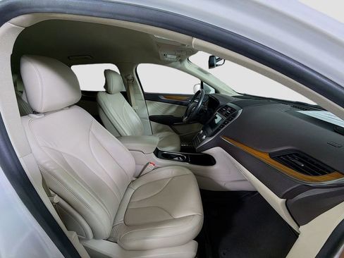 Used 2019 Lincoln MKC Select w/ Select Plus Package image 30