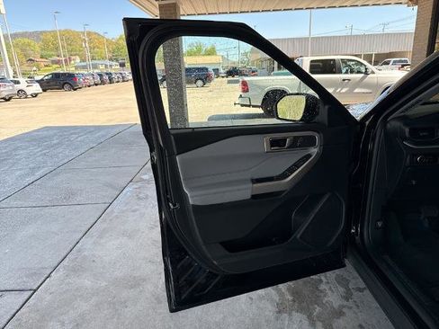 Certified 2023 Ford Explorer XLT w/ Equipment Group 202A image 15