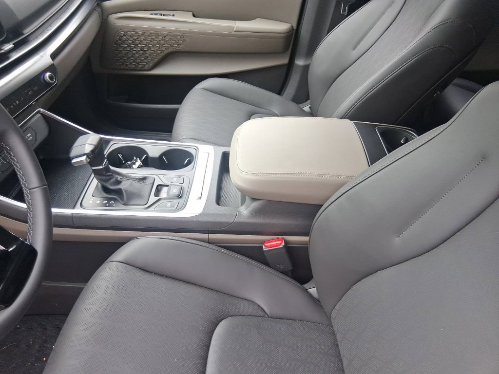 Certified 2026 Kia Carnival FWD image 13