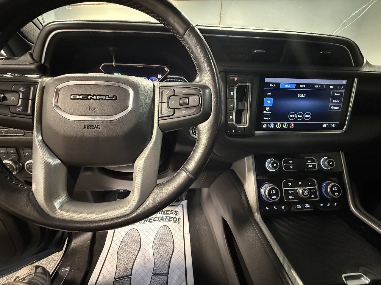 Used 2021 GMC Yukon Denali w/ Denali Ultimate Package AWD/4WD image 25
