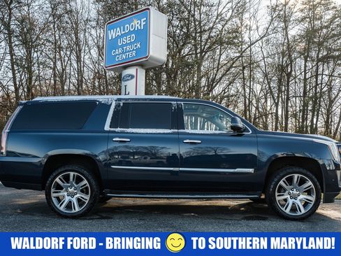 Used 2019 Cadillac Escalade ESV Luxury image 4