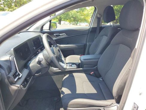 Used 2023 Kia Sportage LX AWD/4WD image 5