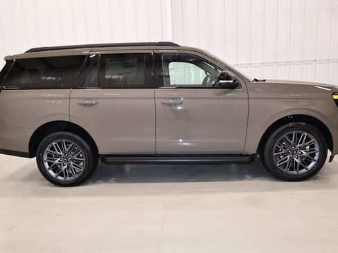New 2026 Ford Expedition Platinum AWD/4WD image 2