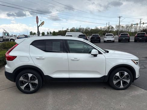 Certified 2025 Volvo XC40 B5 Core AWD/4WD image 6