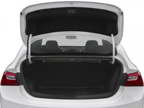 Used 2018 Chevrolet Malibu LT image 16