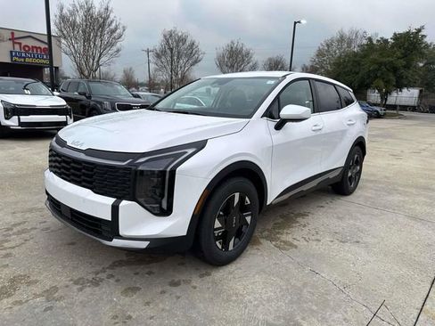 New 2026 Kia Sportage LX FWD image 4