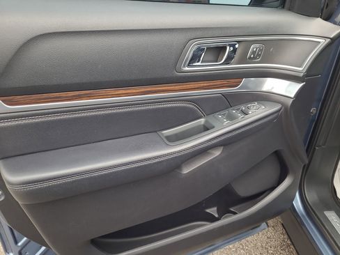 Used 2018 Ford Explorer Limited w/ Equipment Group 301A image 12