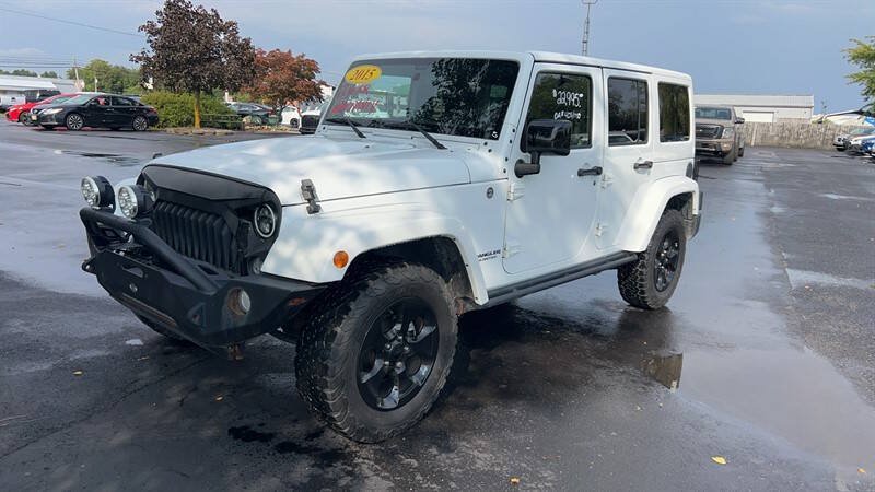 Used 2015 Jeep Wrangler Unlimited Sahara AWD/4WD image 4