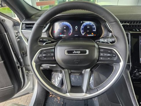 Used 2023 Jeep Grand Cherokee L Laredo AWD/4WD image 28