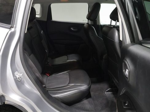 Used 2018 Jeep Compass Latitude AWD/4WD image 22