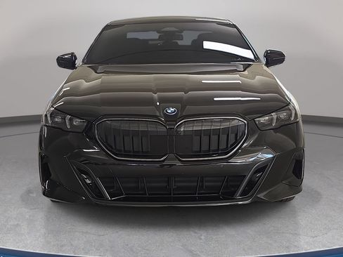 Used 2026 BMW 550e xDrive AWD/4WD image 3