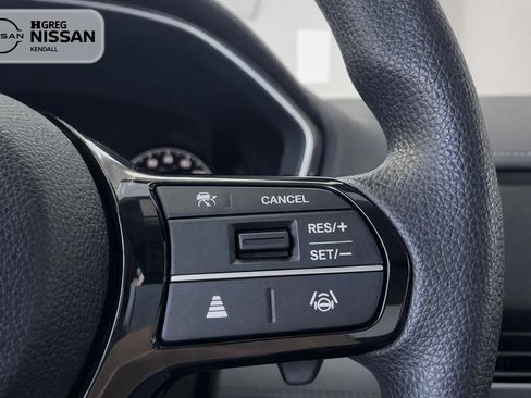 Used 2023 Honda Pilot LX image 9