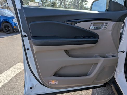 Used 2020 Honda Pilot Elite image 12