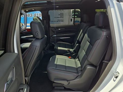 Used 2026 Chevrolet Traverse Z71 w/ Enhanced Driving Package AWD/4WD image 3