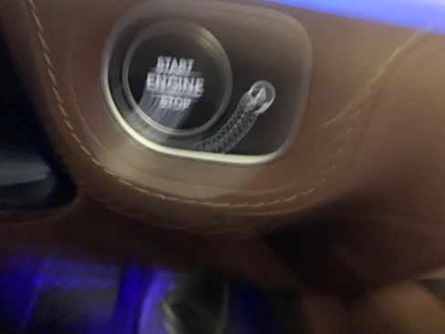 Used 2024 Mercedes-Benz GLE 350 4MATIC w/ AMG Line Exterior image 23