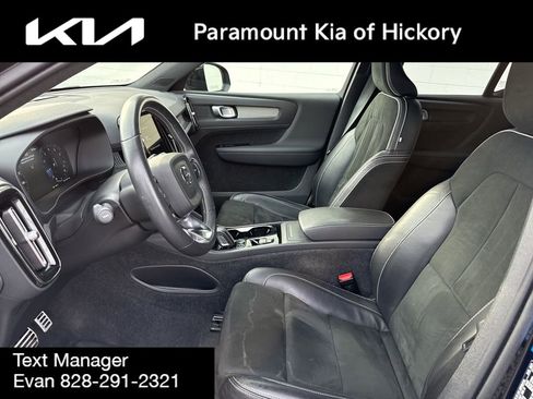 Used 2021 Volvo XC40 T5 R-Design w/ Advanced Package image 21