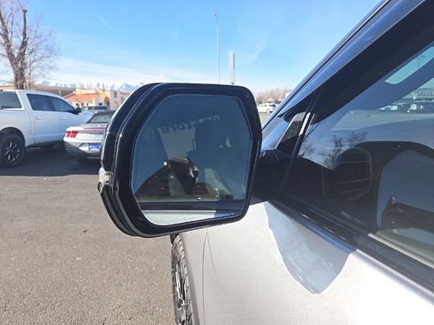 Used 2024 Toyota Tundra Limited image 33