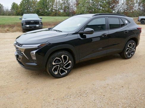 New 2026 Chevrolet Trax RS w/ Sunroof Package image 6