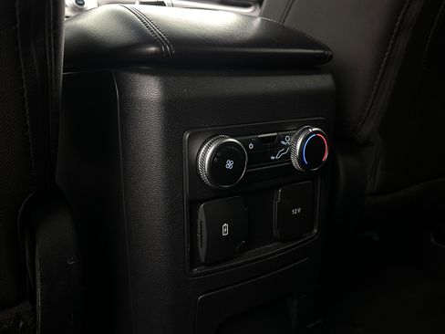 Used 2022 Ford Explorer XLT RWD image 22