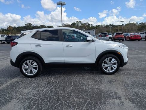 Used 2024 Buick Encore GX Preferred image 3