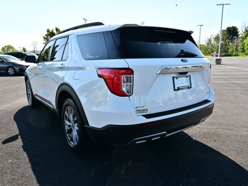 Used 2022 Ford Explorer XLT w/ Equipment Group 202A AWD/4WD image 8