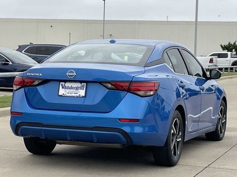 Used 2025 Nissan Sentra SV FWD image 4