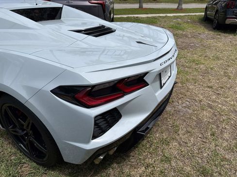 Used 2023 Chevrolet Corvette Stingray Convertible w/ Z51 Performance Package RWD image 11