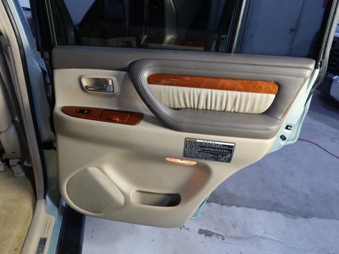 Used 2005 Lexus LX 470 4WD image 32