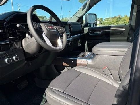 New 2025 GMC Sierra 2500 SLT image 15