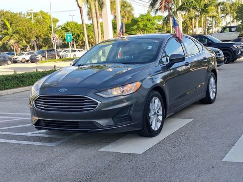 Used 2019 Ford Fusion SE FWD image 3