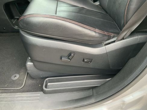 Used 2020 Dodge Grand Caravan GT FWD image 23