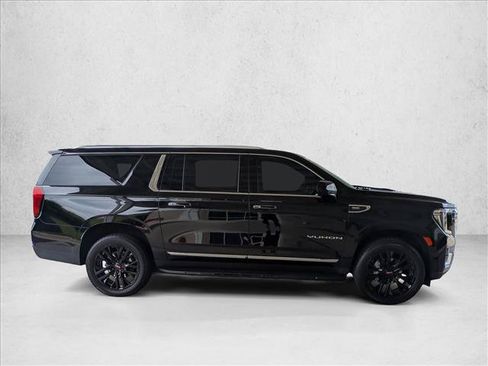 Used 2023 GMC Yukon XL SLT RWD image 4