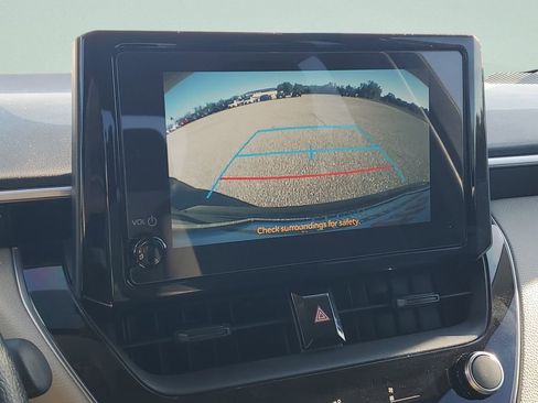 Certified 2025 Toyota Corolla LE image 21