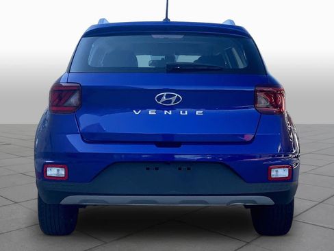 Certified 2025 Hyundai Venue SEL FWD image 5