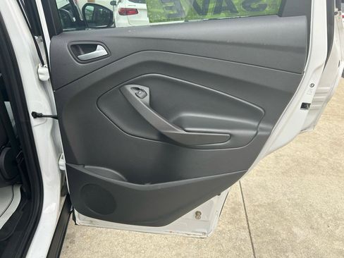 Used 2017 Ford Escape SE image 15