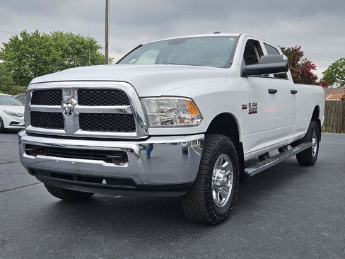 Used 2015 RAM 2500 Tradesman w/ Chrome Appearance Group AWD/4WD image 4