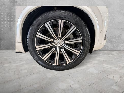 Used 2023 Volvo XC90 B6 Ultimate w/ Lounge Package AWD/4WD image 4