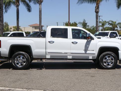 Used 2015 GMC Sierra 2500 Denali w/ Duramax Plus Package AWD/4WD image 11