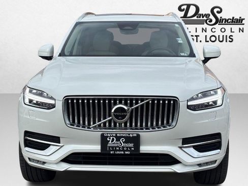 Used 2024 Volvo XC90 B6 Ultimate w/ Lounge Package image 8
