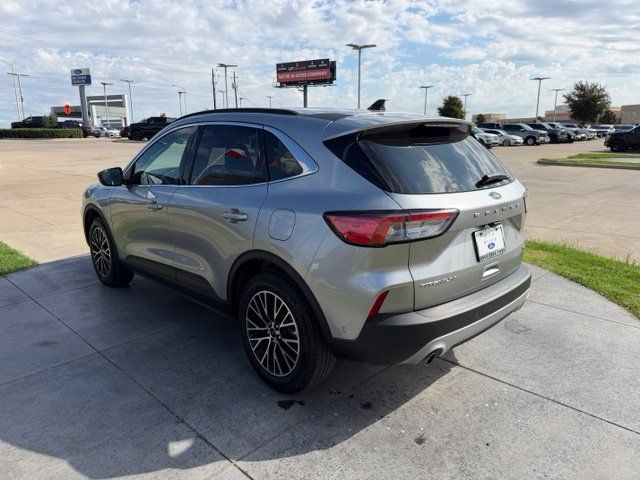 Used 2022 Ford Escape Titanium w/ Titanium Premium Package FWD image 5