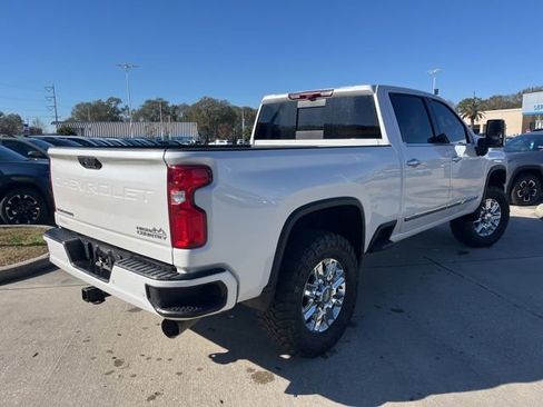 Used 2024 Chevrolet Silverado 2500 High Country w/ Technology Package image 9